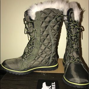 Sorel sz 5 Cozy Cate boots